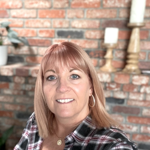 Meet your Posher, Carolyn - Picture 1 of 1